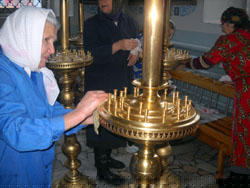 Уборка в Боровецкой церкви. Увеличить изображение. Размер файла: 135,73 K class=group rel=groupb [800X600]