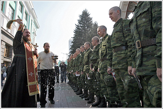 Возрождение института военного духовенства в России