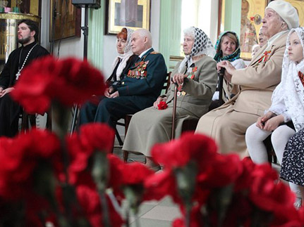 Сводный хор Казанского благочиния исполнил фронтовые песни для ветеранов