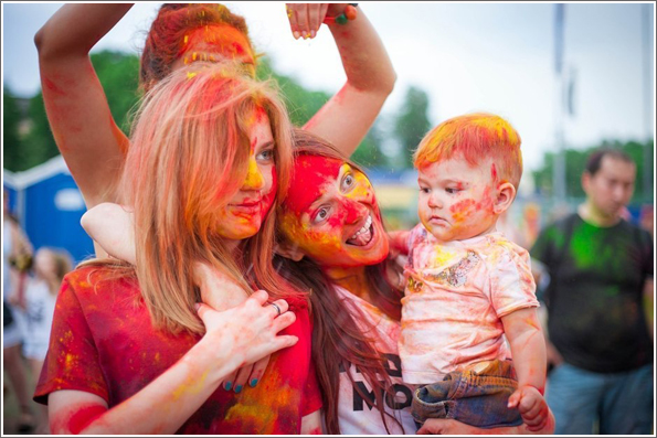 Фестиваль красок Холи в Набережных Челнах