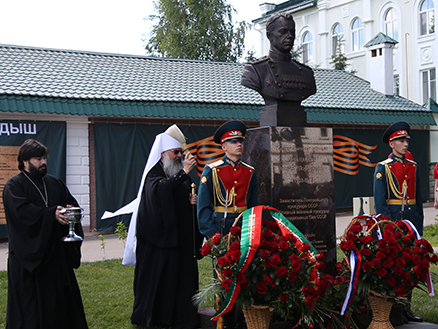 Митрополит Кирилл принял участие в открытии памятника в Мамадыше