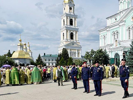 Казаки Боровецкого хутора приняли участие в торжествах в Дивеево