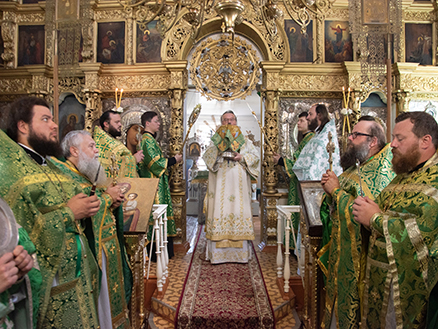 Благочинный Закамья сослужил митрополиту Кириллу в Костенеево