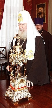 Передача мощей св. Валентина Интерамского