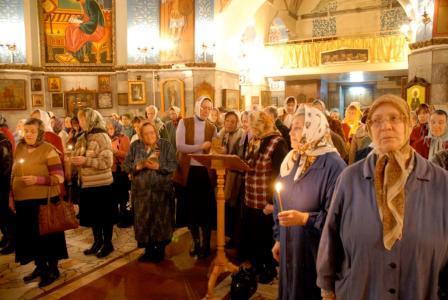 Чтение акафиста празднику