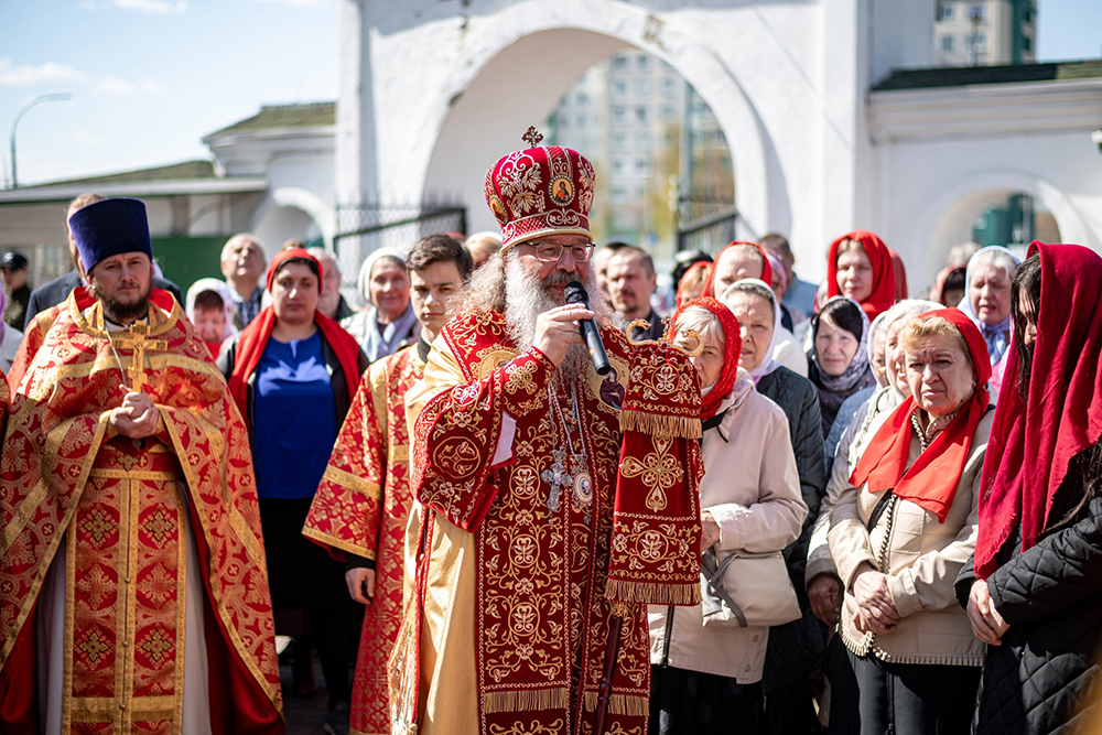 На Антипасху митрополит Кирилл совершил литургию в храме Космы и Дамиана