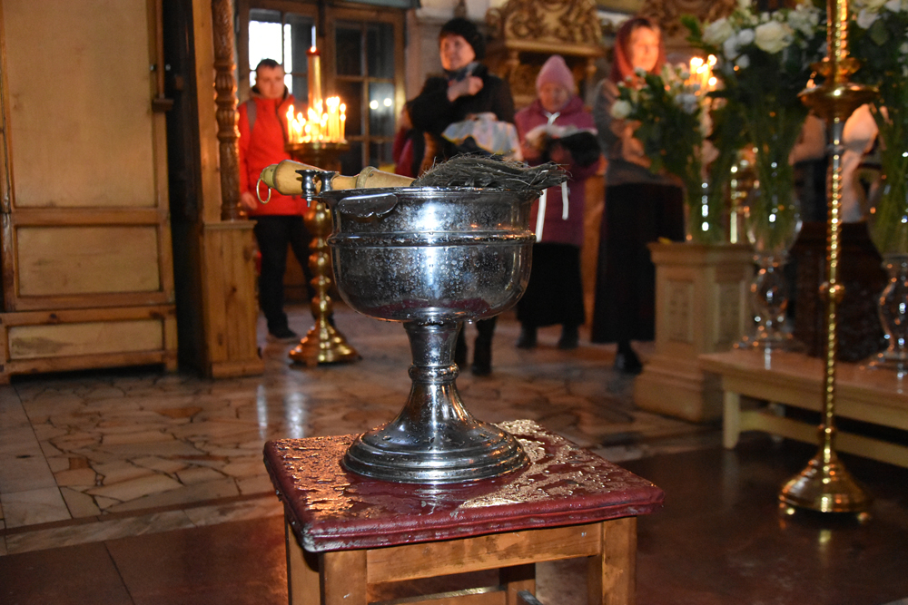 В Свято-Вознесенском соборе прошло традиционное освящение пасхальных угощений