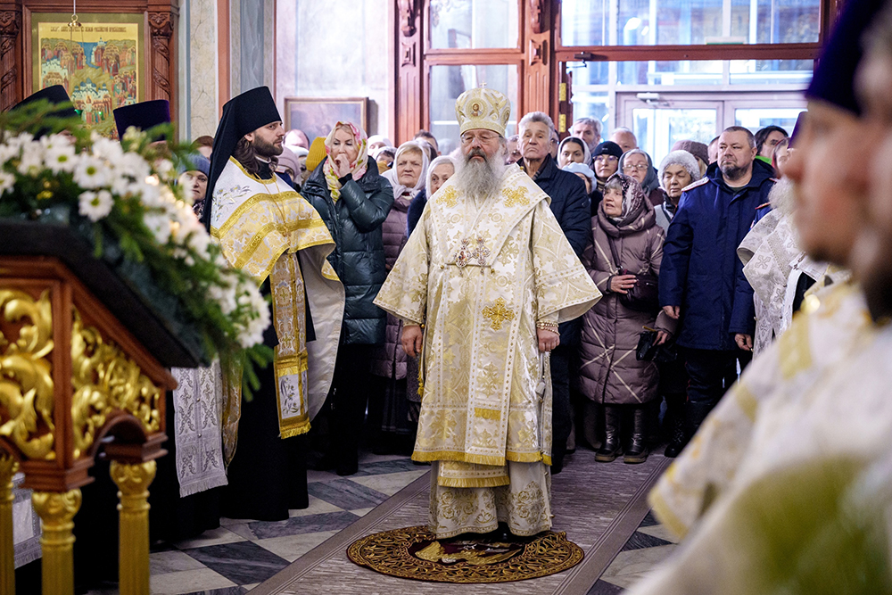 Митрополит Кирилл совершил Великую Рождественскую вечерню