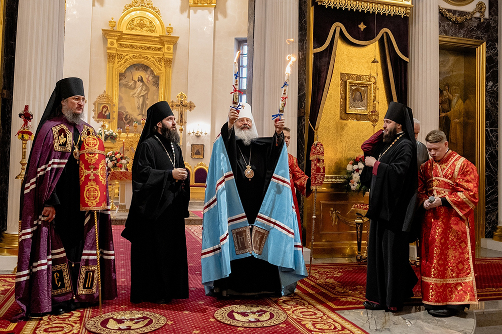 В Набережные Челны привезен благодатный огонь