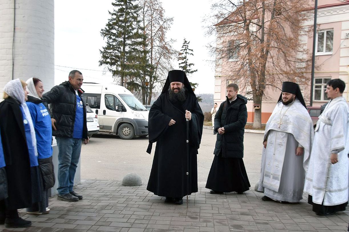 Управляющий Набережночелнинской епархией совершил богослужения в день Собора Архистратига Божиего Михаила [+Видео]