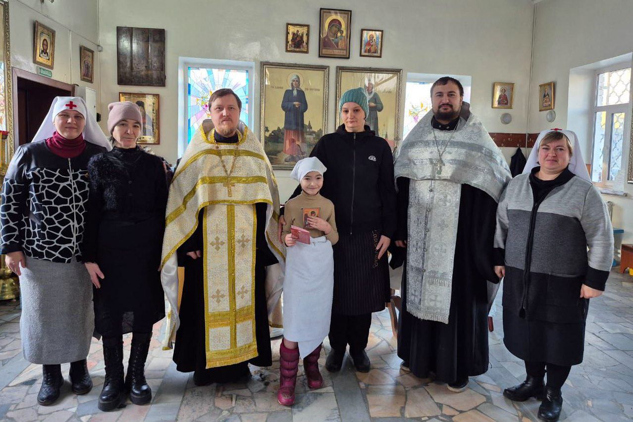 В храме святителя Тихона в Сидоровке совершено Таинство Крещения