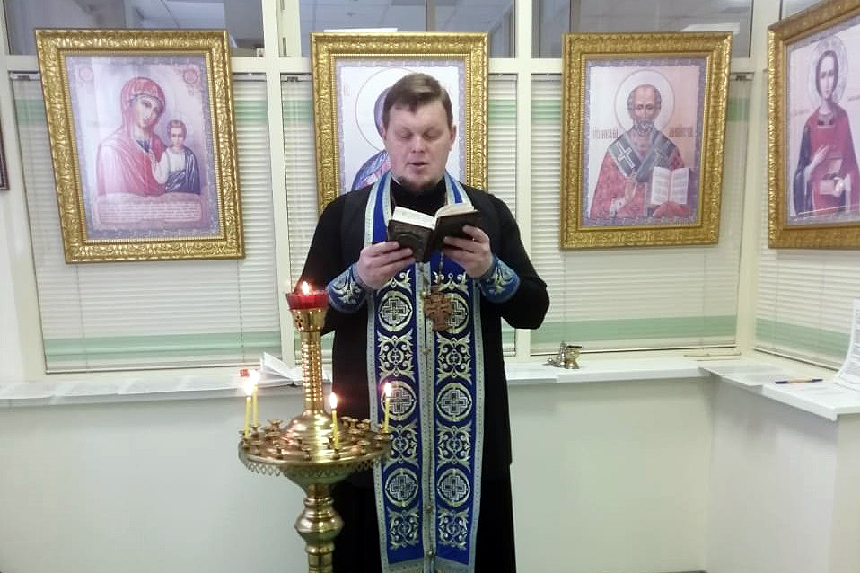 Духовенство и миряне Набережночелнинской епархии несут служение в  больницах