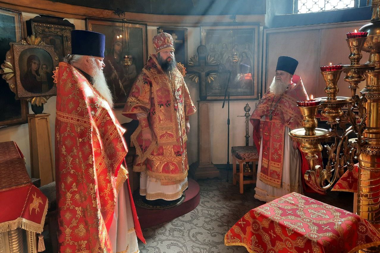В день памяти апостола Иакова Зеведеева архипастырь совершил Литургию [+Видео]