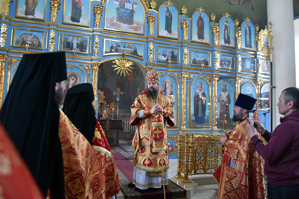 Правящий архиерей Набережночелнинской епархии совершил Литургию в Елабужском монастыре