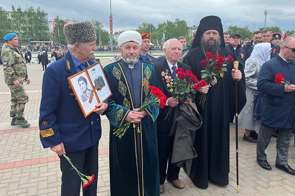 Епископ Гавриил посетил торжества в честь 80-летия Победы