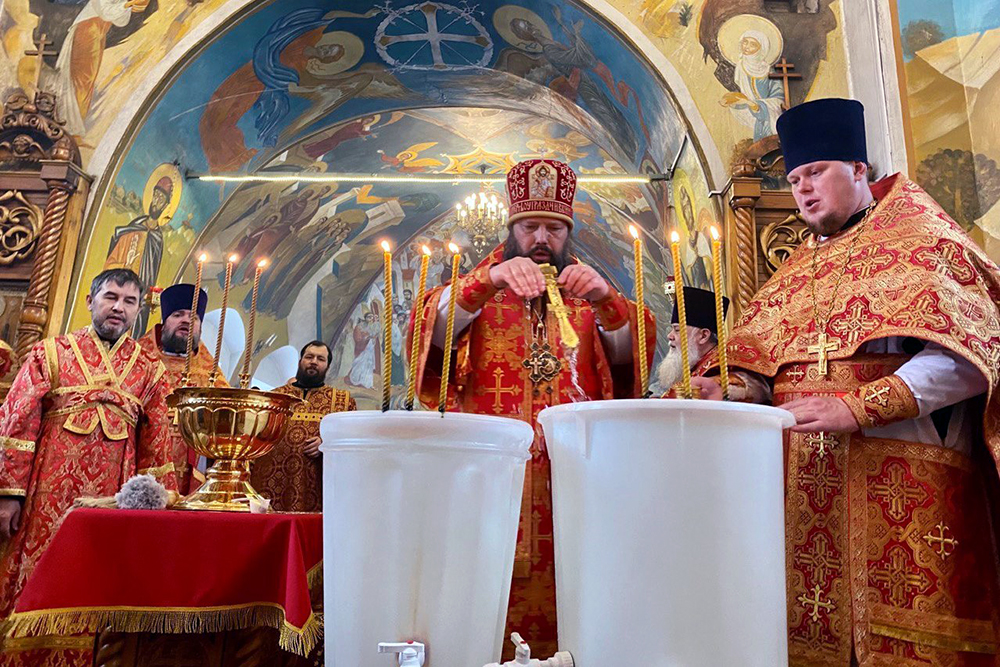 Епископ Гавриил совершил Литургию в день Преполовения Пятидесятницы [+Видео]