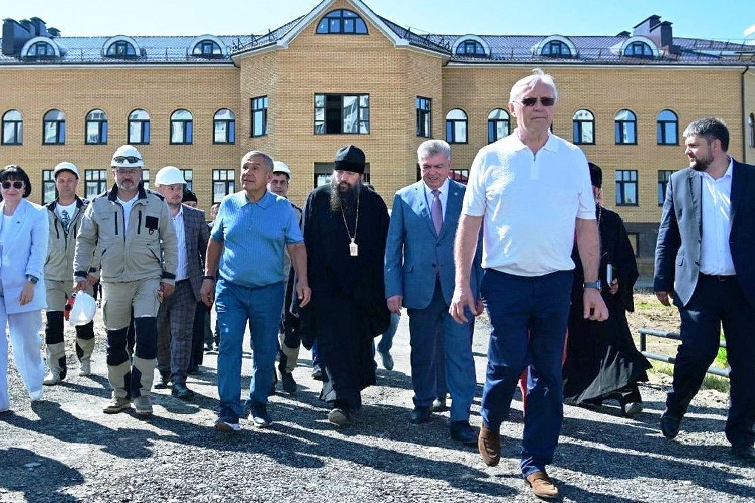 Рустам Минниханов посетил православную гимназию в ходе визита в Набережные Челны