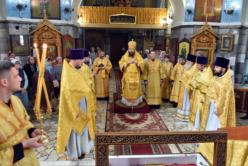 Епископ Гавриил возглавил служение Литургии в Свято-Вознесенском соборе [+Видео]
