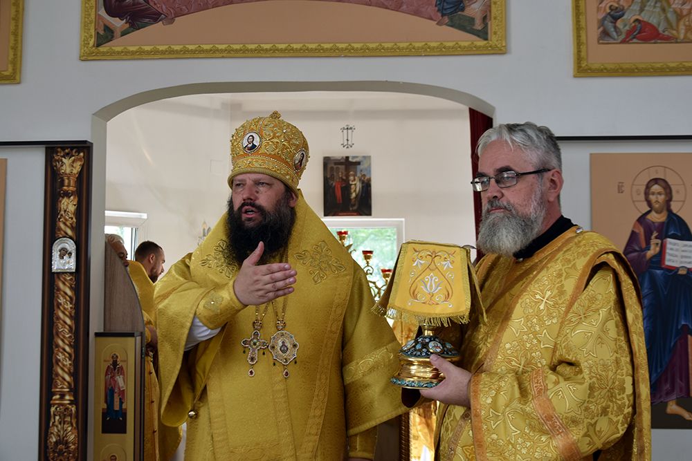 Глава Набережночелнинской епархии возглавил Литургию в день памяти святителя Митрофана Воронежского