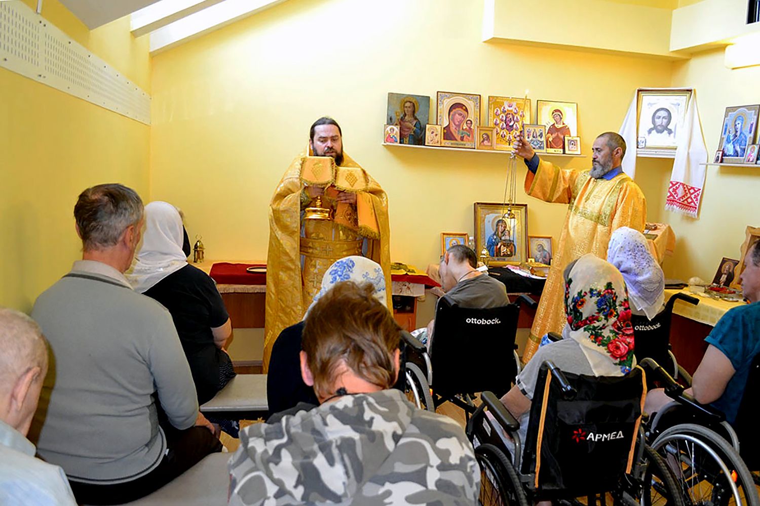 Тело Христово приимите