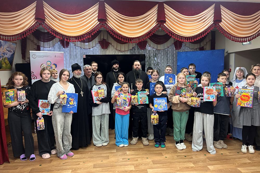 Правящий архиерей Набережночелнинской епархии поздравил воспитанников социального приюта «Камские зори»