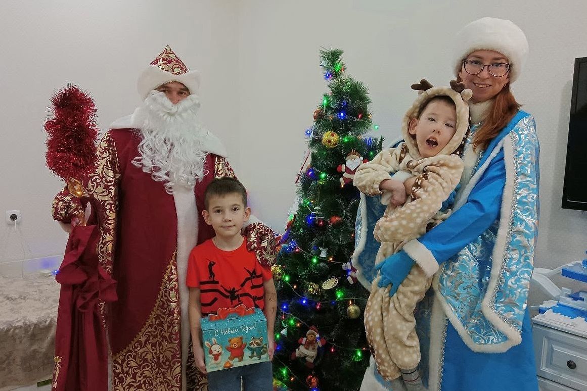 Праздник — в подопечные семьи