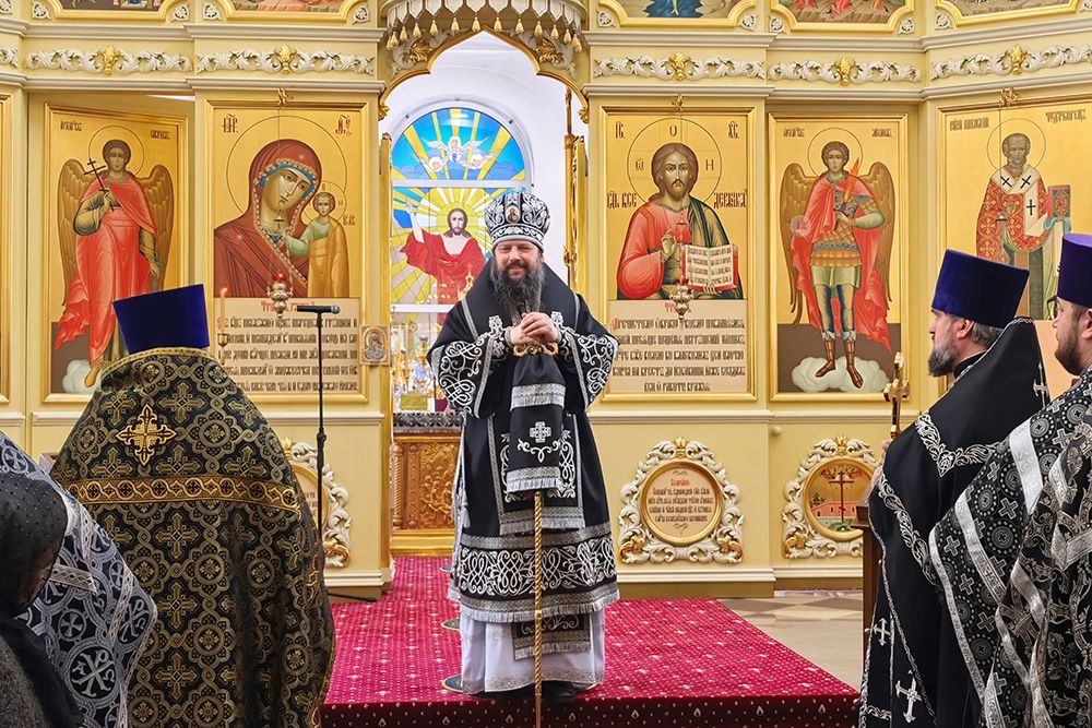 Епископ Гавриил совершил богослужение в Никольском соборе Мензелинска