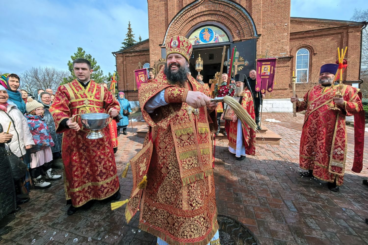 В понедельник Светлой седмицы епископ Гавриил совершил Литургию