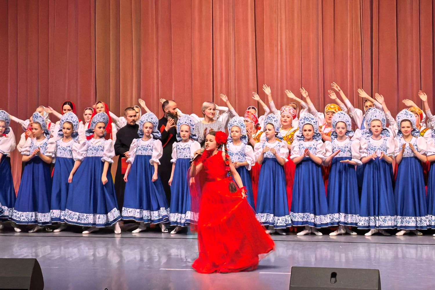 «Радуйтеся, людие!»