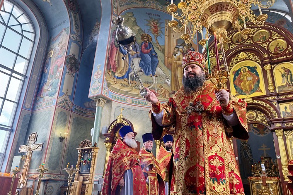 Епископ Гавриил совершил Литургию в храме Серафима Саровского в среду третьей седмицы по Пасхе