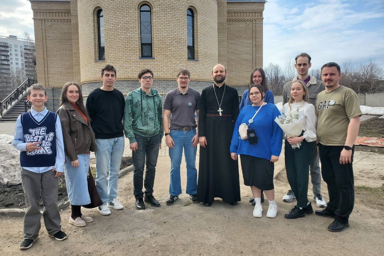 Встреча молодёжи в праздник Светлого Христова Воскресения