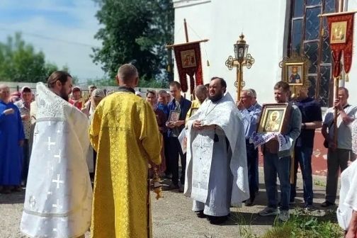 В Елабуге отметили престольный праздник Никольского храма