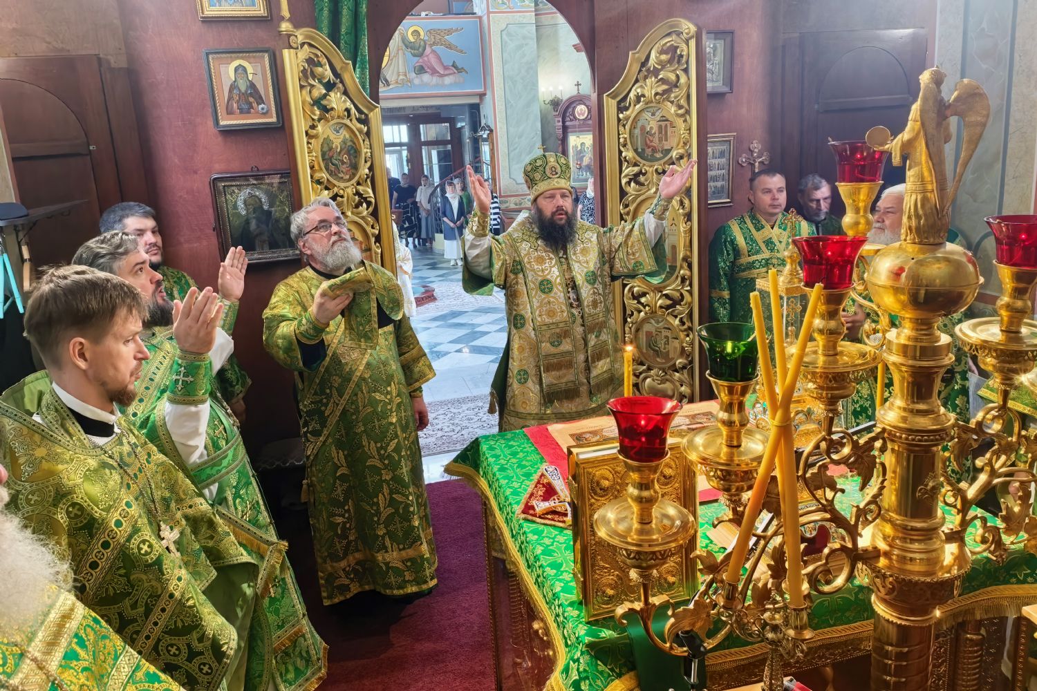 Епископ Гавриил совершил Литургию в храме Серафима Саровского