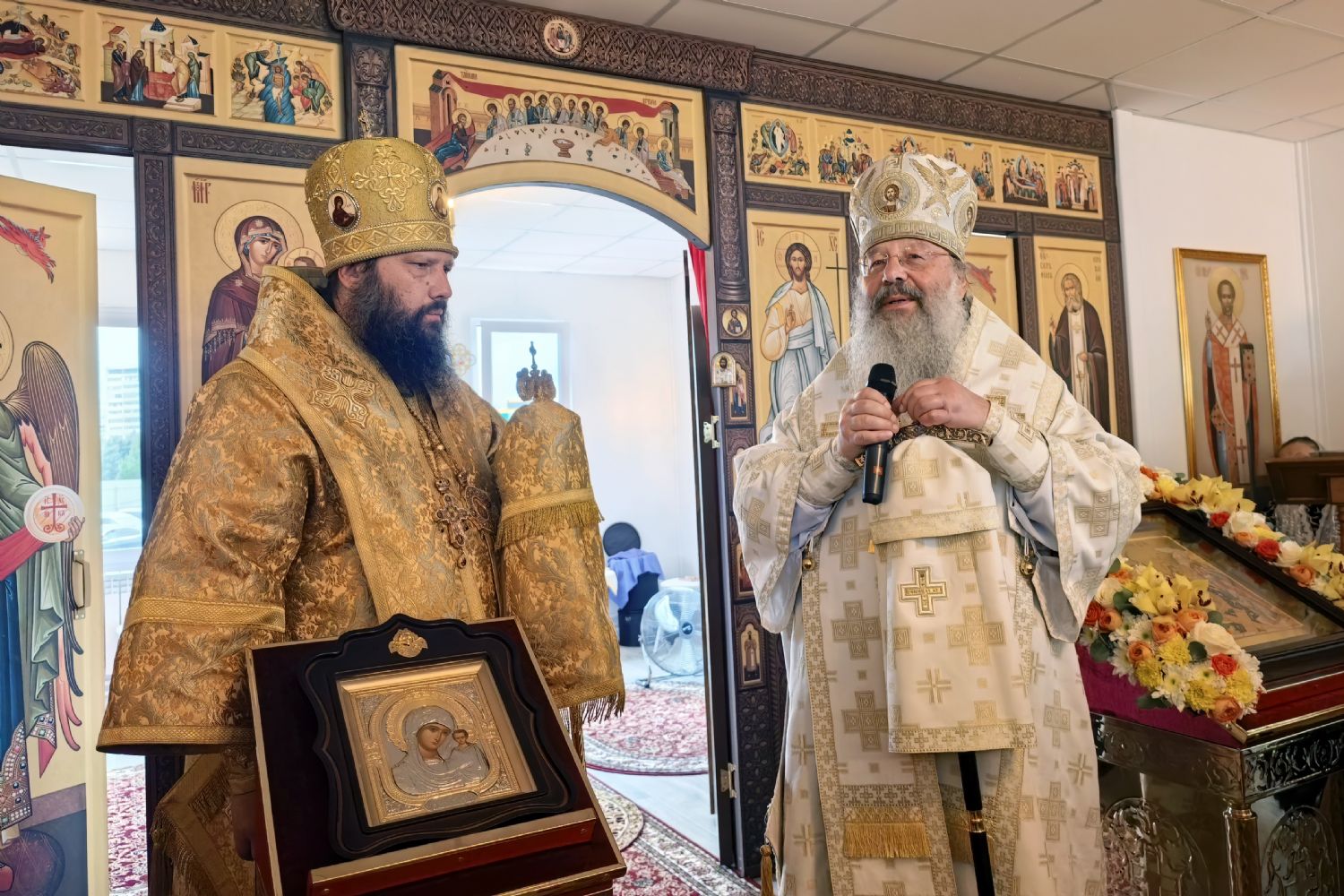 Совершено освящение храма Воскресение Христова