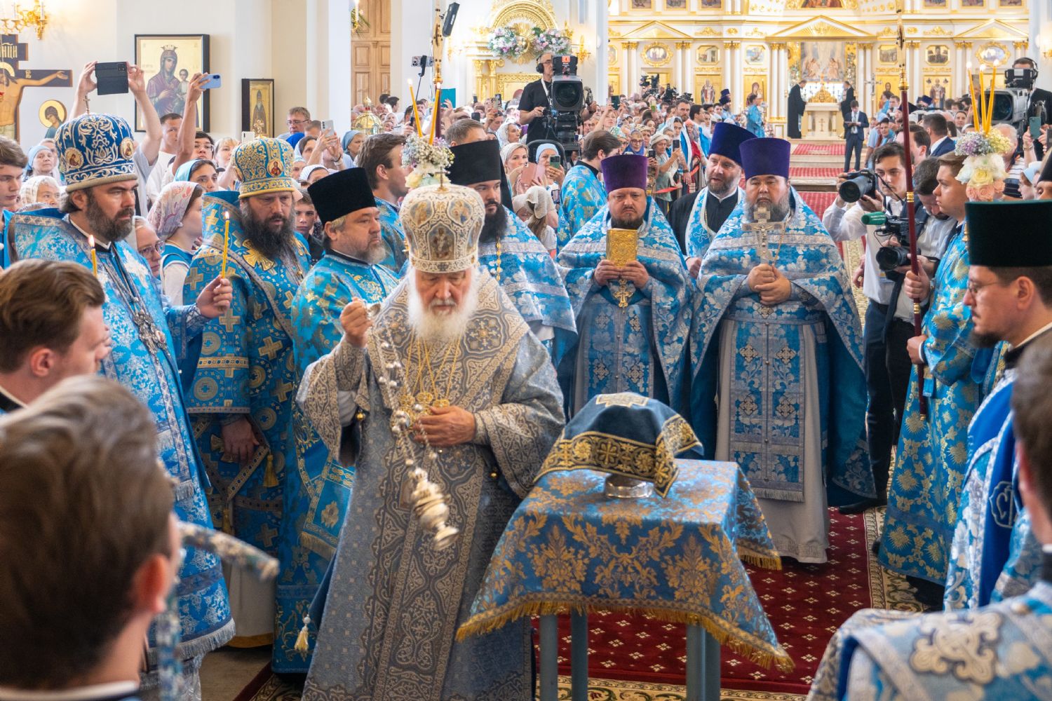 Епископ Гавриил сослужил Святейшему Патриарху Кириллу в Казани в день Казанской иконы Божией Матери
