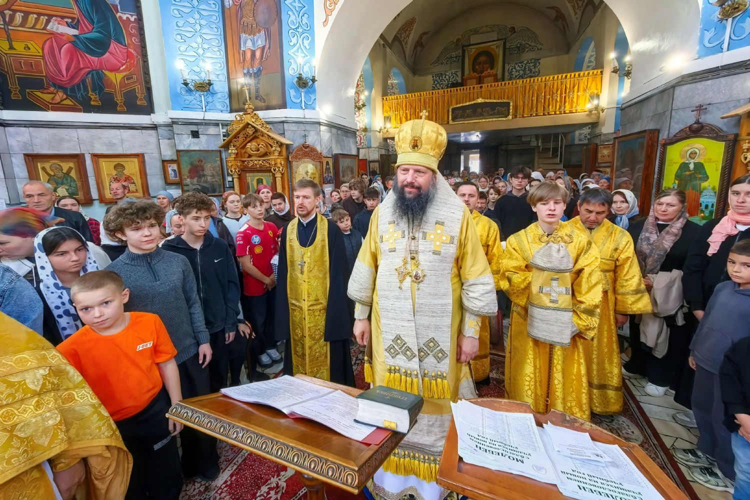 Архипастырь благословил учеников на новый учебный год