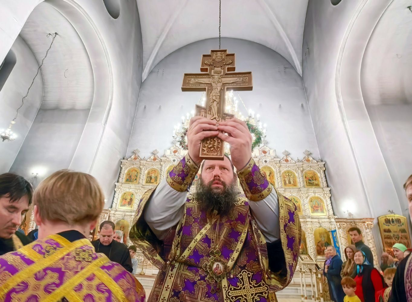 Епископ Гавриил возглавил престольные торжества в Крестовоздвиженском храме [+Видео]