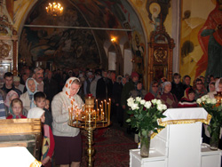 Всенощное бдение в Орловской церкви архиерейским чином. Увеличить изображение. Размер файла: 207,15 Kb [800X600]