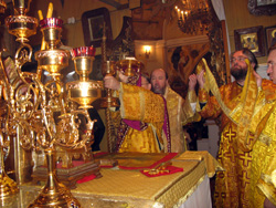 Архиерейская Божественная литургия в Орловской церкви г. Набережные Челны. Увеличить изображение. Размер файла: 309,28 Kb [800X600]