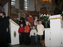 Архиерейская Божественная литургия в Орловской церкви г. Набережные Челны. Увеличить изображение. Размер файла: 163,27 Kb [800X600]