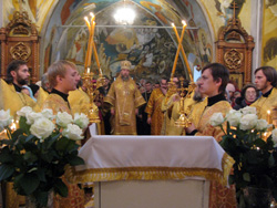 Архиерейская Божественная литургия в Орловской церкви г. Набережные Челны. Увеличить изображение. Размер файла: 218 Kb [800X600]