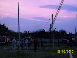 Пожар Рождественского храма в Набережных Челнах. Увеличить изображение. Размер файла: 148,78 Kb [800X600]