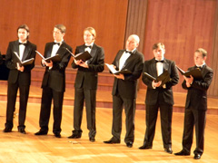 Хор под управлением Альберта Мишина в органном зале. Увеличить изображение. Размер файла: 170,02 Kb [800X600]