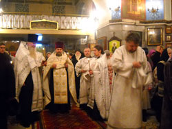 Всенощное бдение в праздник Крещения Господня в Боровецкой церкви г. Набережные Челны. Увеличить изображение. Размер файла: 125,95 Kb [800X600]