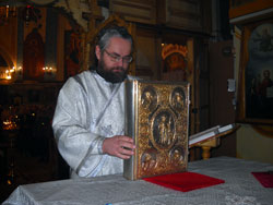 Всенощное бдение в праздник Крещения Господня в Боровецкой церкви г. Набережные Челны. Увеличить изображение. Размер файла: 102,64 Kb [800X600]