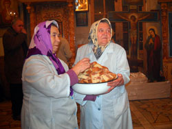 Всенощное бдение в праздник Крещения Господня в Боровецкой церкви г. Набережные Челны. Увеличить изображение. Размер файла: 98,25 Kb [800X600]