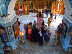 Студенты Свято-Филаретовского института в Боровецкой церкви. Увеличить изображение.Размер файла: 237,79 Kb [800X600]