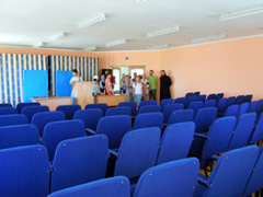 Студенты Свято-Филаретовского института в Боровецкой церкви. Увеличить изображение.Размер файла: 147,09 Kb [800X600]