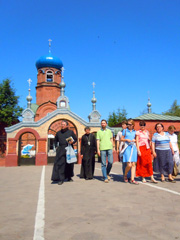 Студенты Свято-Филаретовского института в Боровецкой церкви. Увеличить изображение.Размер файла: 176,09 Kb [600X800]