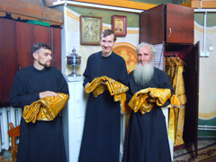 Всенощное бдение в праздник Петра и Павла. Увеличить изображение. Размер файла: 195,33 Kb [800X600]